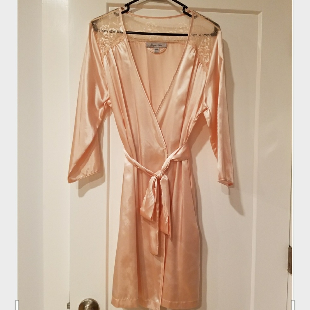 SALE! Silky Satin and Lace Robe NWOT